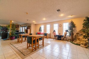 Dining - Inviting Two-Queen Room Conveniently Close to Dining Spots (Texas County)