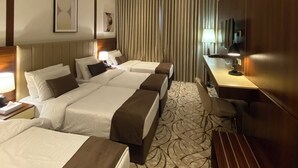 Quadruple Room | In-room safe, laptop workspace, iron/ironing board, free WiFi - park plaza (Makkah)