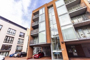 Exterior - 2 bed Apt in Jewellery Quarter with parking (Birmingham)