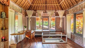 Villa, 1 Bedroom, Kitchen, Garden View | Premium bedding, in-room safe, desk, laptop workspace