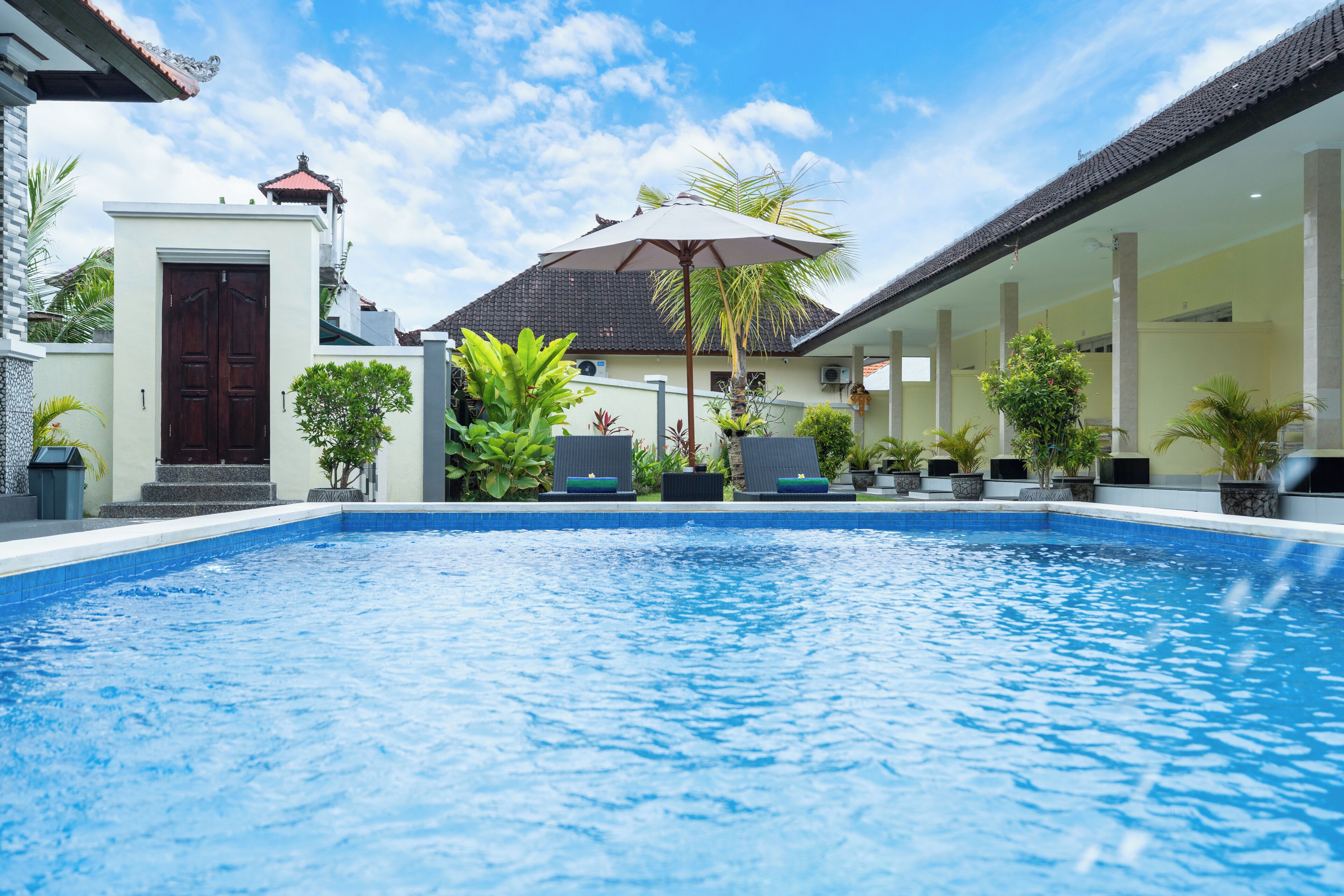 Outdoor pool, open 8:00 AM to 7:00 PM, sun loungers