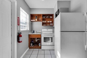 Apartment | 1 bedroom - Beachside 1BR Nook Near Airport Free Parking (Dania Beach)