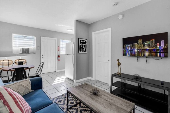 Apartment | 1 bedroom - Beachside 1BR Nook Near Airport Free Parking (Dania Beach)