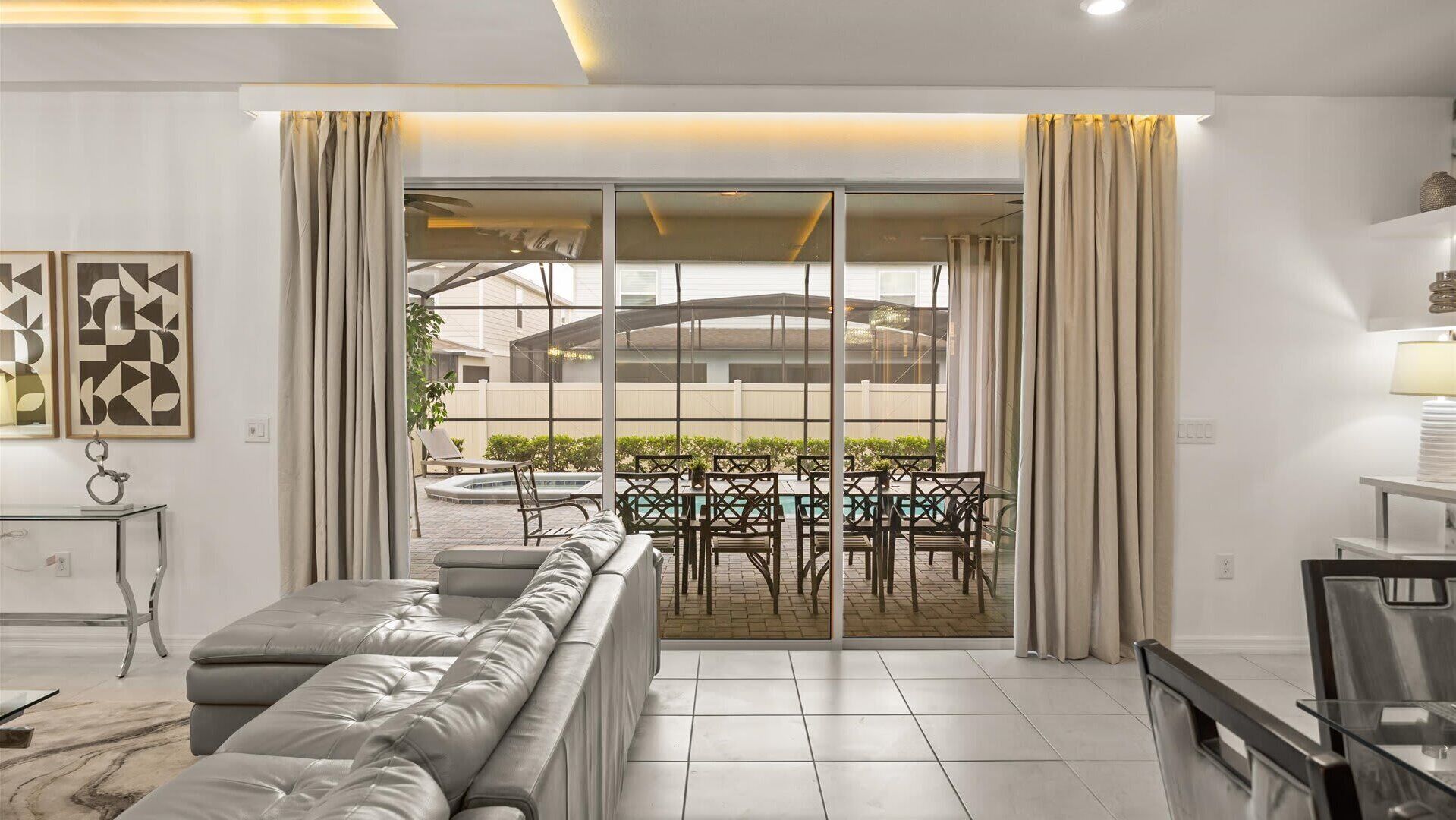 House | 10 bedrooms, Internet