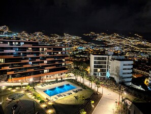 Exterior - Sky-High Elegance Top-Floor Views of City, Ocean & Sunrise (Funchal)