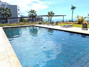 Pool - Sky-High Elegance Top-Floor Views of City, Ocean & Sunrise (Funchal)