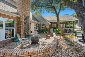 Terrace/patio - Its Miller Time! - Let us Explain... Enjoy this 5BR/3BA with a backyard oasis! (Bryan)