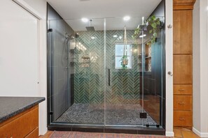 Shower, hair dryer, towels, soap - Its Miller Time! - Let us Explain... Enjoy this 5BR/3BA with a backyard oasis! (Bryan)