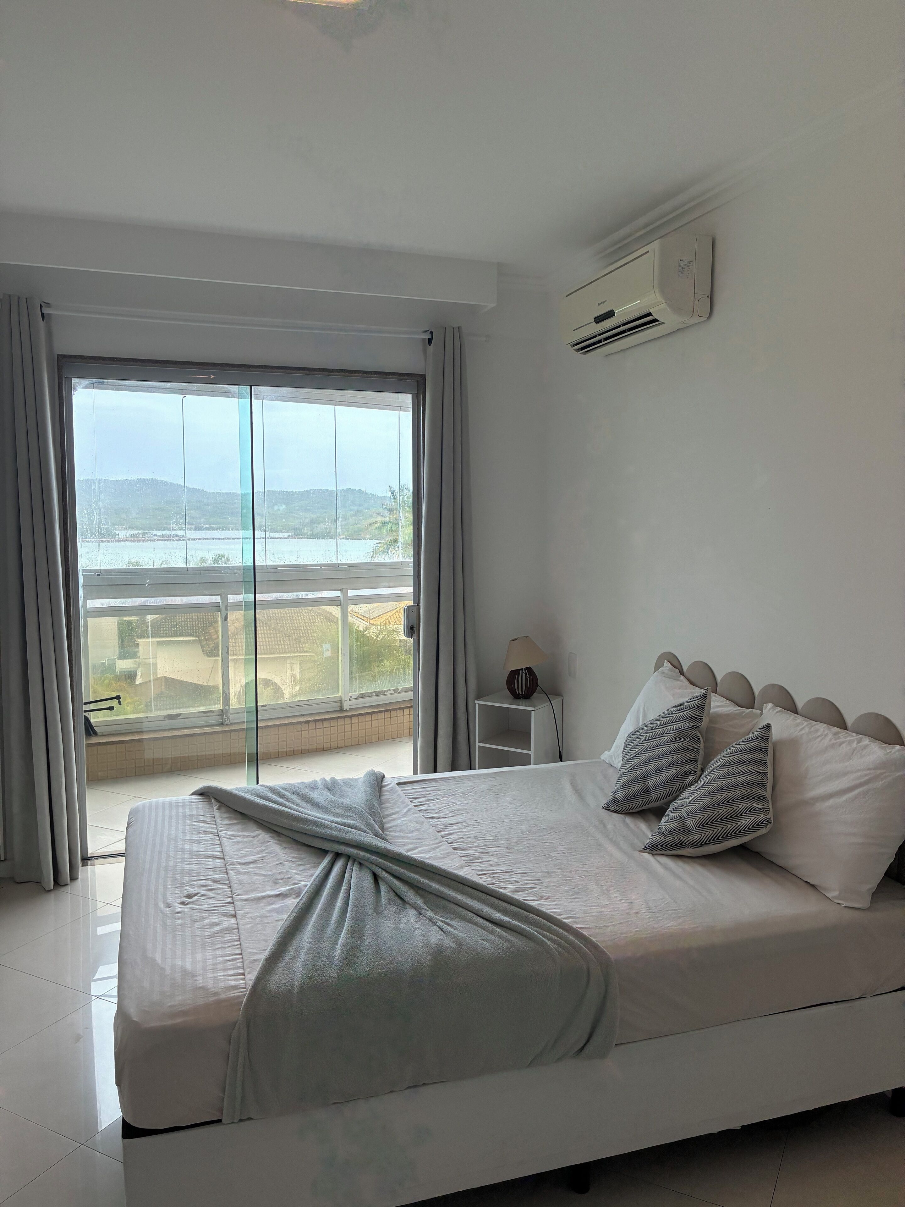 办公桌、熨斗/熨衣板、免费 WiFi、床单