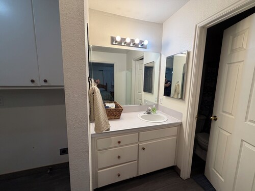 Secluded two bedroom Lehi apartment near I-15, apt #2