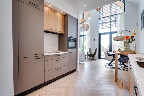 Brand-new Luxurious Detached Home in Stunning Rural Setting