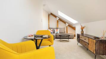 Familien-Studiosuite, Stadtblick | Wohnbereich