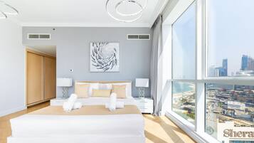 Appartement Luxe, vue mer | Coffres-forts dans les chambres, rideaux occultants