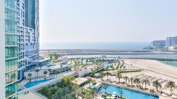 Appartement Luxe, vue mer | Coffres-forts dans les chambres, rideaux occultants