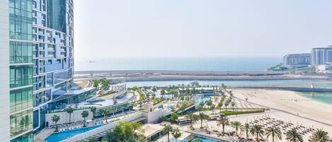 Luxe appartement, uitzicht op zee | Een kluis op de kamer, verduisterende gordijnen