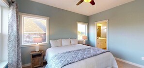 4 bedrooms, iron/ironing board, free WiFi, bed sheets - SASI SEASIDE RETREAT at Seaside Beach (Seaside)