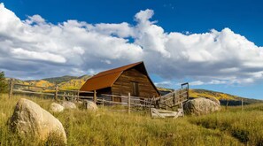 Exterior - Timber Run — Your Perfect Steamboat Getaway, private shuttle to resort (Steamboat Springs)