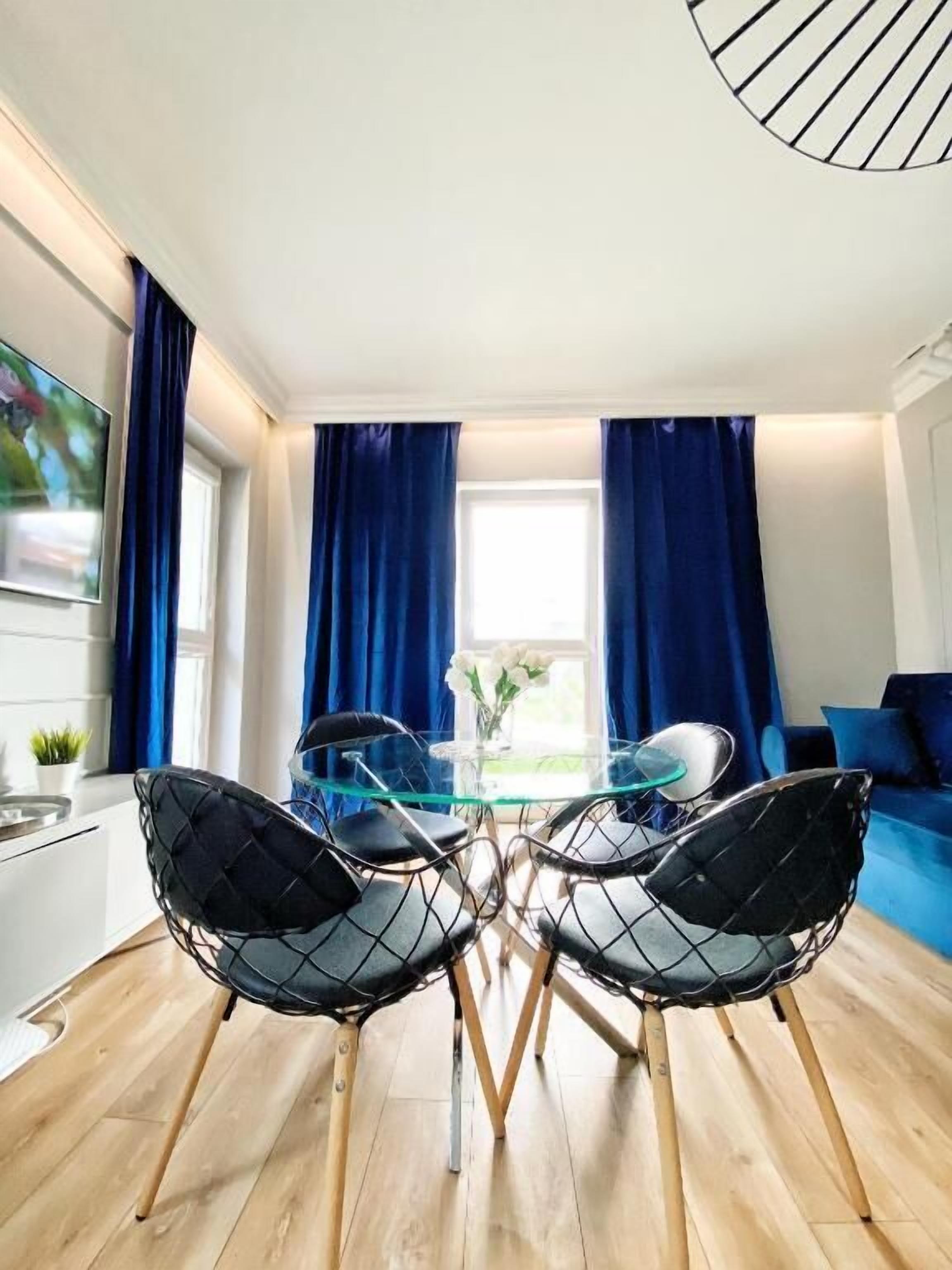 Luxury Apartment, Courtyard View | Dining