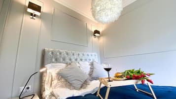 Luxury Apartment, Courtyard View | Blackout drapes, soundproofing, iron/ironing board, free WiFi