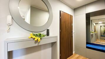 Luxury Apartment, Courtyard View | Interior