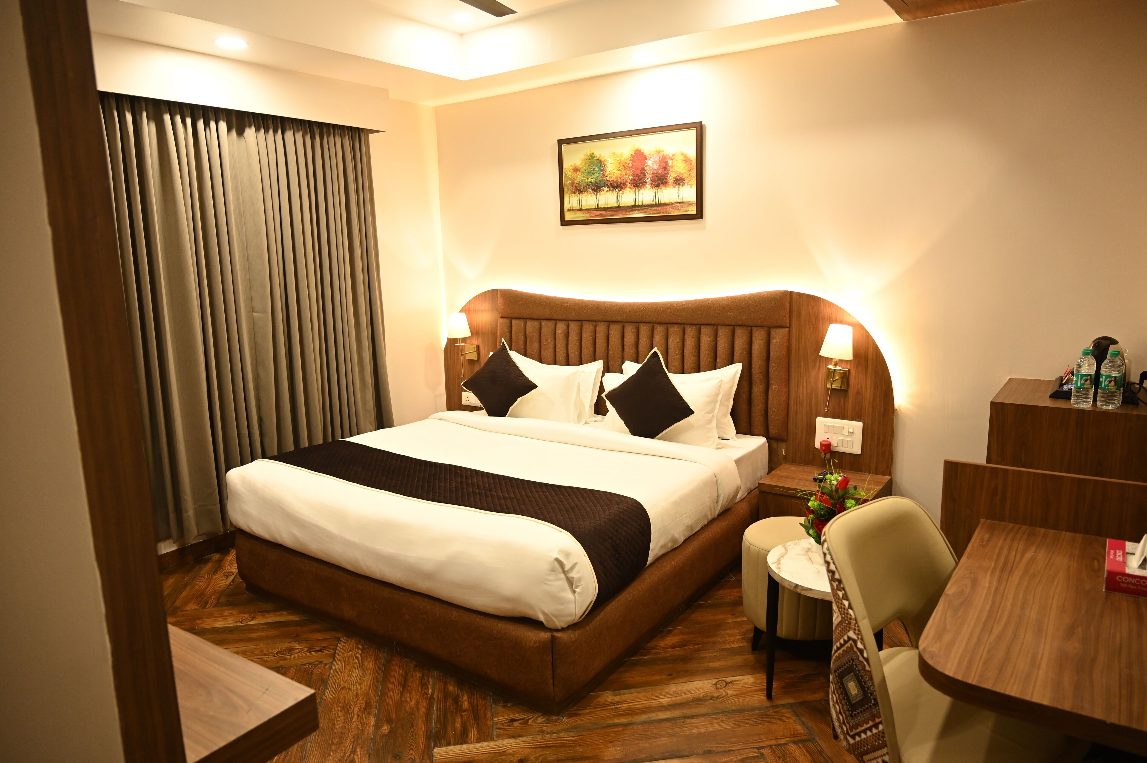 Deluxe Double Room | In-room safe, desk, iron/ironing board, free WiFi