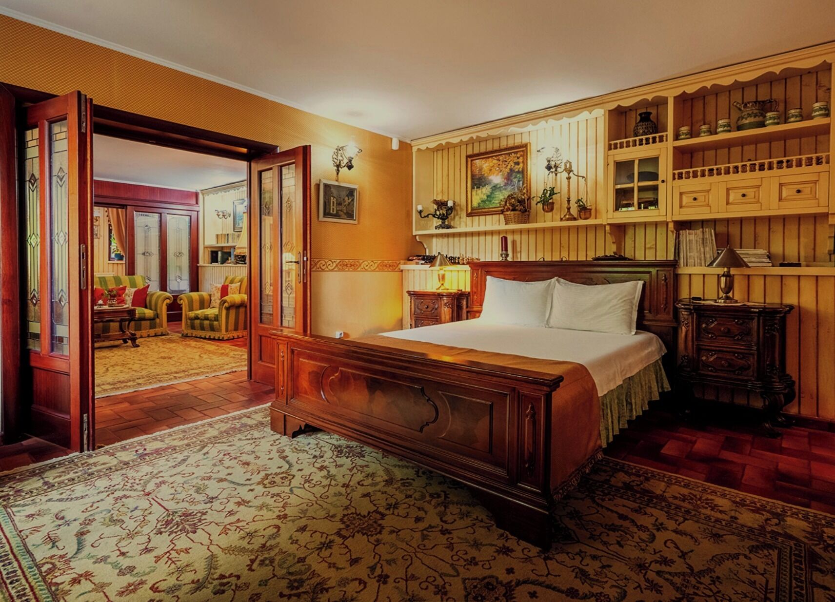 Iron/ironing board, WiFi, bed sheets