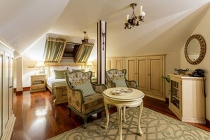 Interior - Where time flows differently. Panoramic views, nature blending, home made meals (Râmnicu Vâlcea)