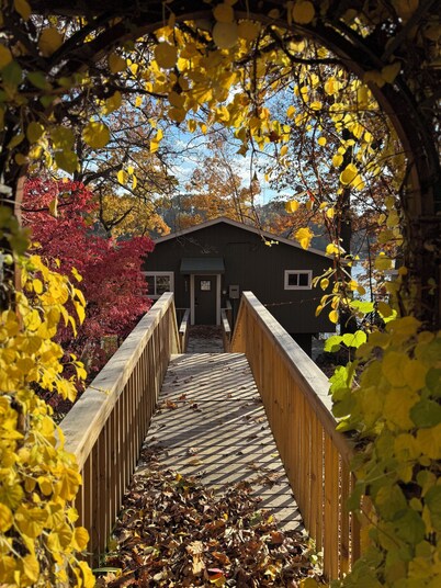 Blue Haven Lake House, tranquil waterfront home on Long Lake