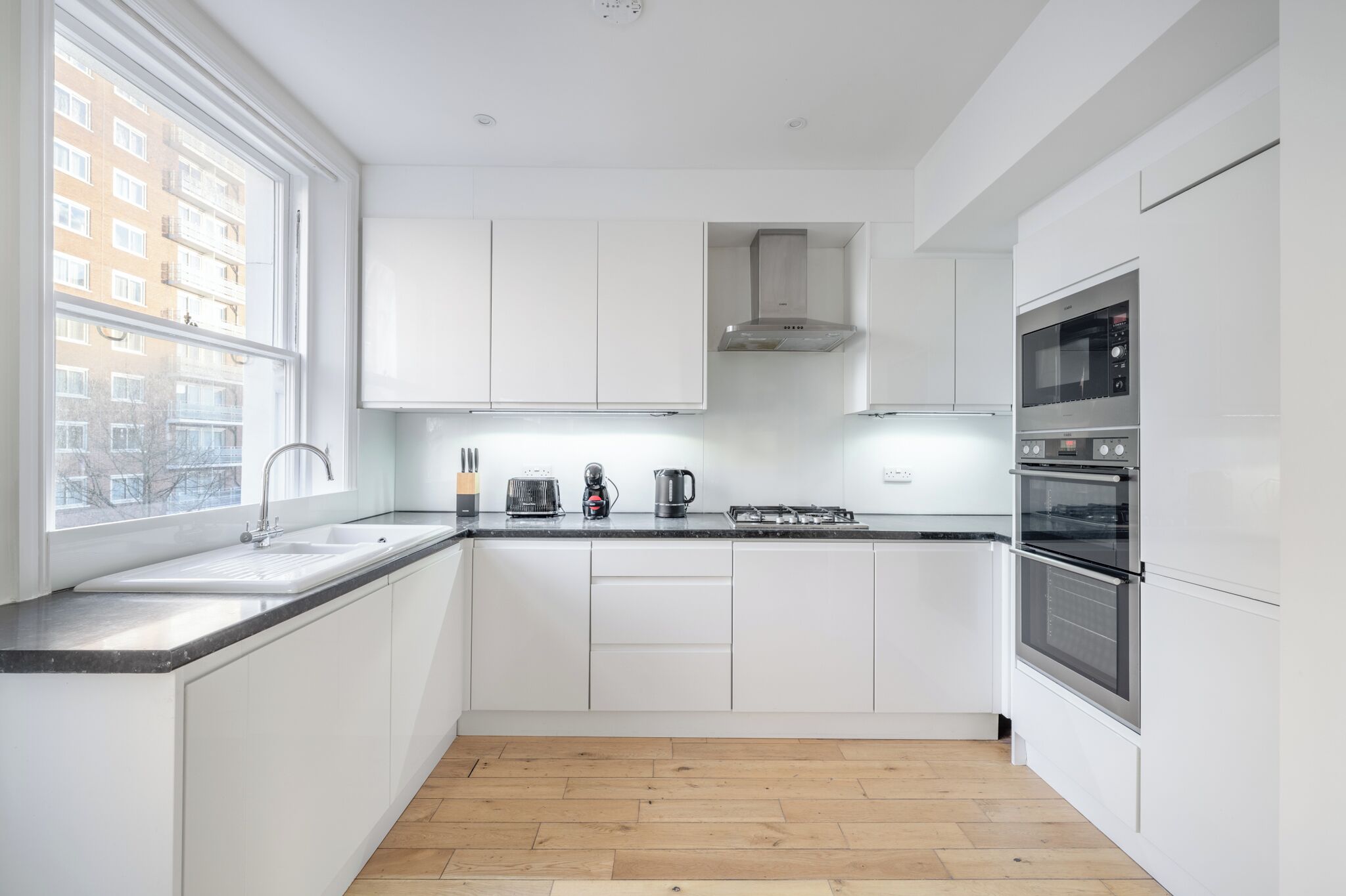 Apartamento urbano, 3 quartos, para não fumantes, vista para a cidade | Cozinha privada | Máquina de café expresso, cafeteira/chaleira, chaleira elétrica