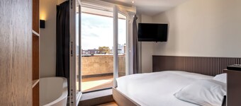 โฟร์ สตอรีส์