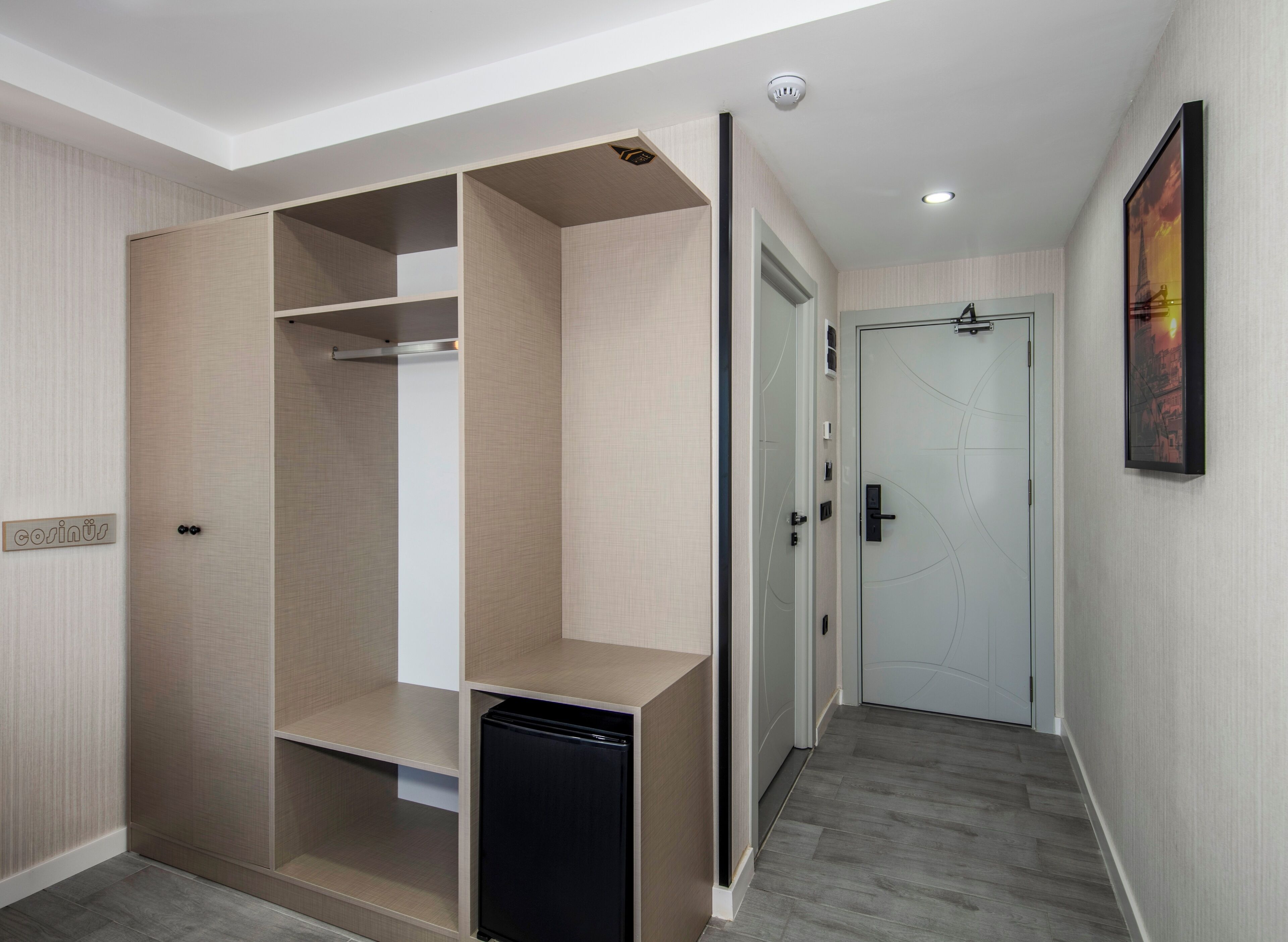 Deluxe Double Room | In-room safe, desk, laptop workspace, soundproofing