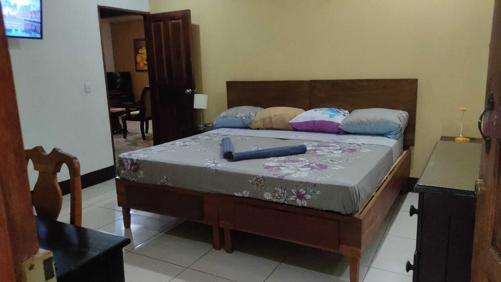 مكواة/لوح كي وملاءات أسرّة