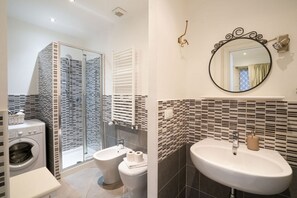 Shower, bidet - Torino Centro | Amedeo Central House (Torino)