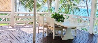 Relaxing 3-bedroom Seaside Retreat