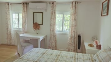 3 chambres, fer et planche à repasser, Wi-Fi, draps fournis