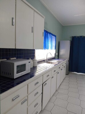 Paper towels - Relaxing 3-bedroom Seaside Retreat (Choc)