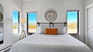3 bedrooms, iron/ironing board, Internet, bed sheets - New! / Skiing Golfing Fishing / Views / Fast 300mb Wi-Fi / Family-friendly (Granby)
