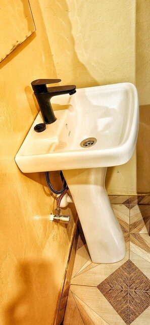 雙床房, 露台 | 浴室 | 拖鞋