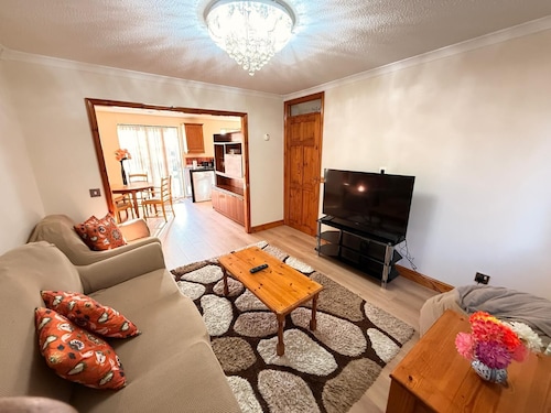 Modern Oxford Family Retreat - Free parking