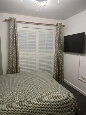 2 soverom, strykejern/-brett, wi-fi (inkludert) og sengetøy