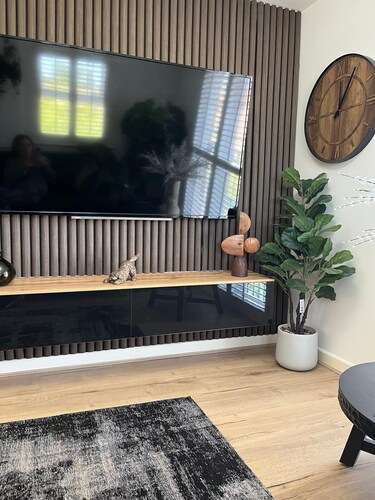 Modern 2 Bedroom Apartment