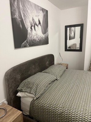 2 habitaciones, tabla de planchar con plancha y wifi gratis