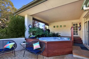 Terrace/patio - Coolaroo Beach House - Rural Bliss by the Coast (Berry)