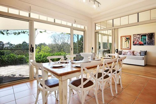 Coolaroo Beach House - Rural Bliss by the Coast