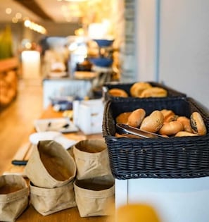 Free daily buffet breakfast