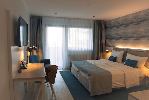 Classic Double Room, Balcony, Lake View