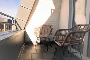 Habitación doble Confort, balcón, vista al lago | Terraza o patio