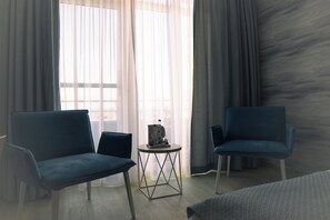 Comfort Double Room, Balcony, Lake View | Desk, free WiFi - Hotel Haus am See (Lembruch)