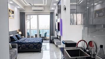 Fer et planche à repasser, accès Internet