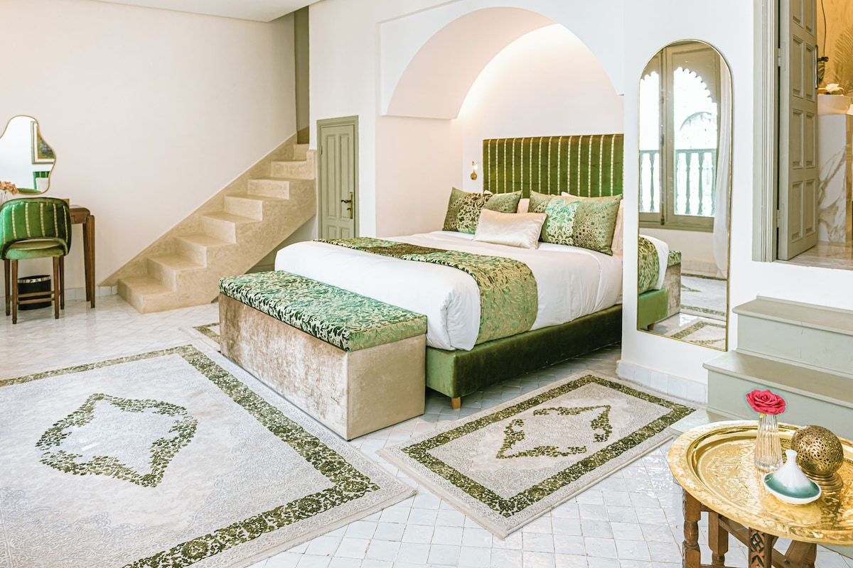 Prestige Suite | Hypo-allergenic bedding available, minibar, in-room safe, WiFi (free)